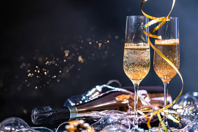 calici con spumante - servizi di organizzazione matrimoni ed eventi