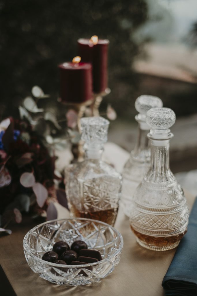 bottiglie di vetro con - wedding planner